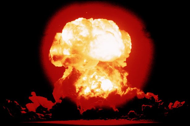 atom bomb explosion-1749637