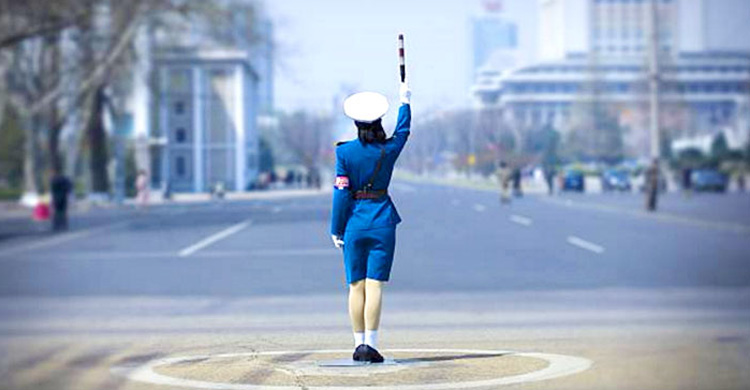 north-korea-trafic-police