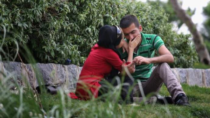 virginity_iran_gch_couple