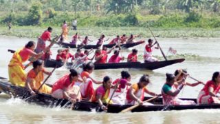 women-boat-competetion