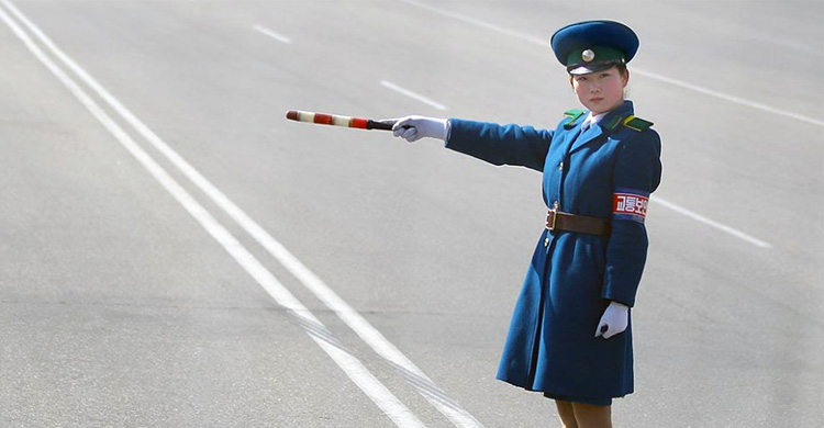 north-korea-trafic-police