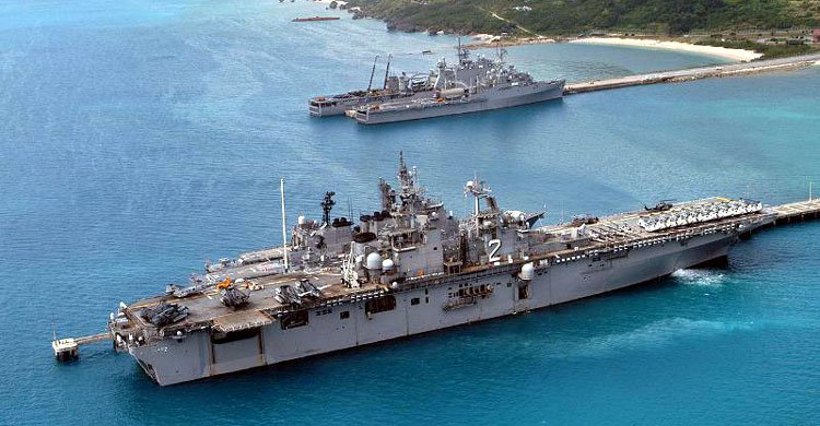US-Navy-ships-okinawa