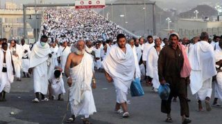 thousands-muslim-pilgrims