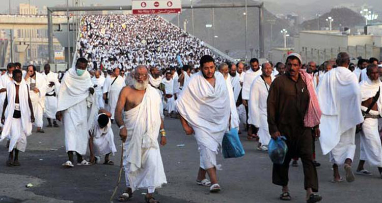 thousands-muslim-pilgrims