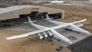 Worlds-largest-plane