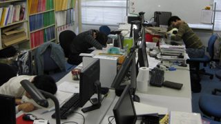 japanese-sleeping-in-office