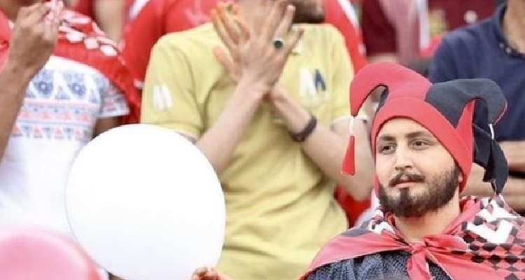 irani female in gallery 02