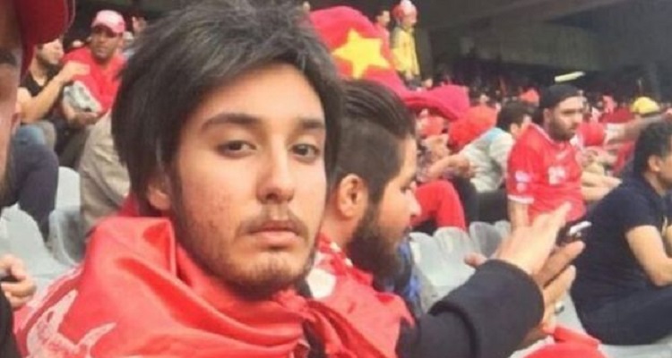 irani female in gallery 03