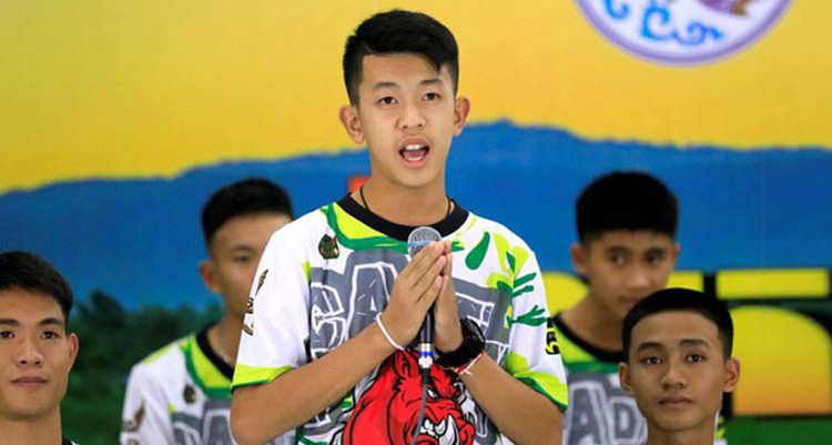thai-boys-football-tema