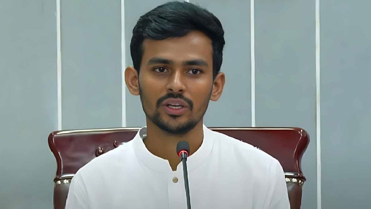 কর্পোরেট গোষ্ঠীর হাতে জিম্মি নয় সরকার: আসিফ মাহমুদ