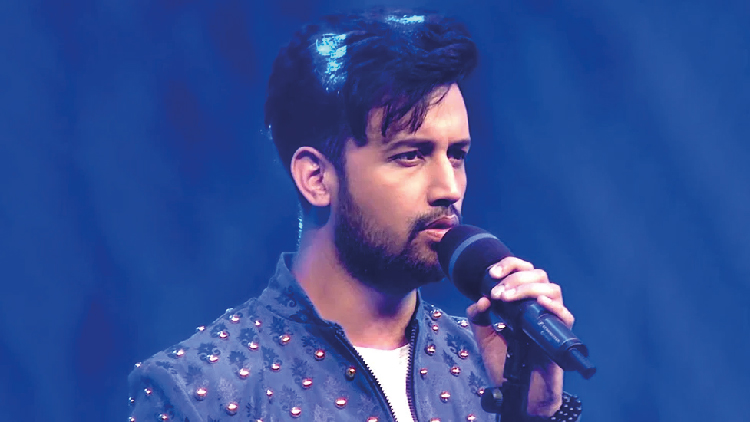 ঢাকায় আতিফের কনসার্ট, এখনো মেলেনি স্টেডিয়ামের অনুমতি