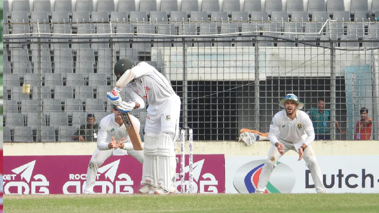 ১০১ রানে পিছিয়ে দ্বিতীয় দিন শেষ করলো বাংলাদেশ