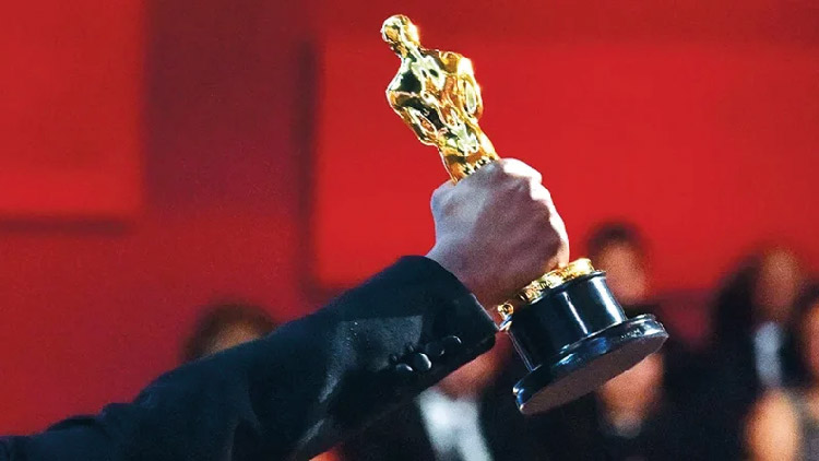 পিছিয়ে গেল অস্কার