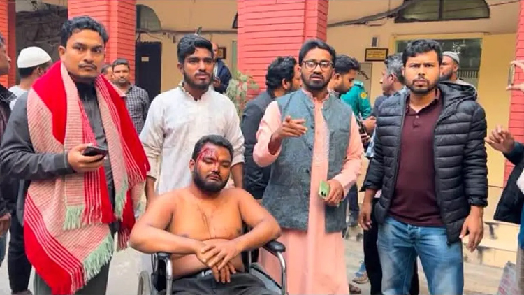 ফারুকের ওপর ছাত্রদলের হামলা