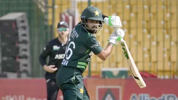 বিরাট কোহলিকে ছাড়িয়ে নতুন রেকর্ডে বাবর আজম