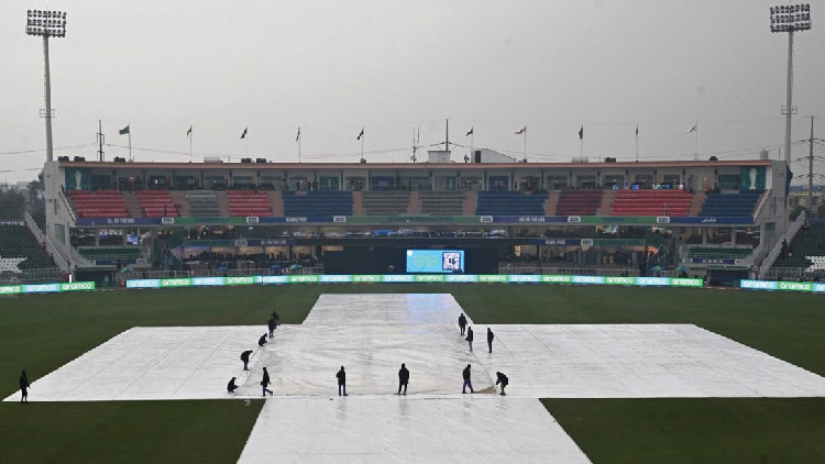 বাংলাদেশ-পাকিস্তান ম্যাচে বৃষ্টিতে টস হতে দেরি