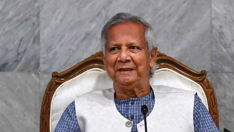 আইনশৃঙ্খলা বাহিনীকে ‘যুদ্ধ পরিস্থিতির’ মতো সতর্ক থাকার নির্দেশ প্রধান উপদেষ্টার