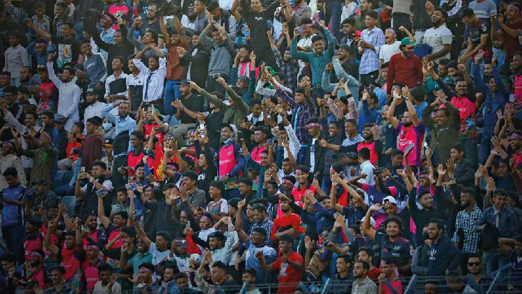 বিপিএলের টিকেট বিক্রি করে ১০ আসরে ১৫ কোটি, এই আসরেই আয় ১৩ কোটি টাকা