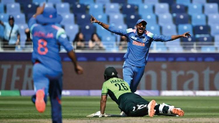 পাকিস্তানকে ২৪১ রানে অলআউট করলো ভারত