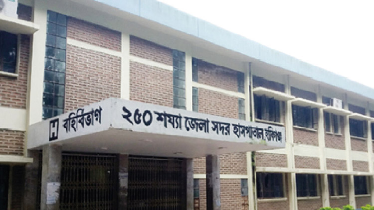 হাসপাতাল থেকে ফিরে বাবা দেখলেন, কলেজপড়ুয়া মেয়ের লাশ ঝুলছে