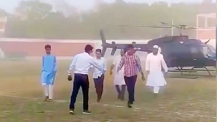 সিট খালি থাকার কথা শুনে হেলিকপ্টারে মাগুরা গিয়েছি