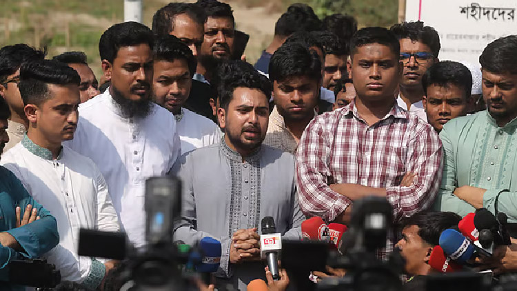 যত দিন না খুনি হাসিনাকে ফাঁসির মঞ্চে দেখছি, তত দিন যেন কেউ নির্বাচনের কথা না বলে