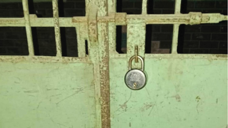 চতুর্থ শ্রেণির ছাত্রীকে যৌন নিপীড়নের চেষ্টা, বখাটেকে শাস্তি গ্রামবাসীর 