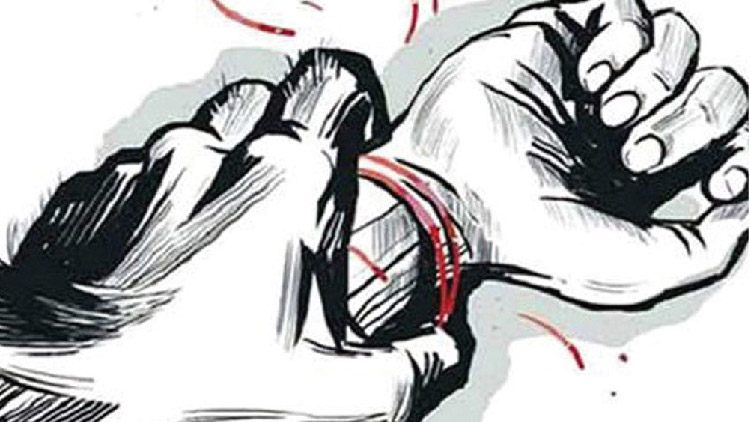 অন্তঃসত্ত্বা গৃহবধূকে তিন দিন আটকে রেখে পালাক্রমে ধর্ষণ