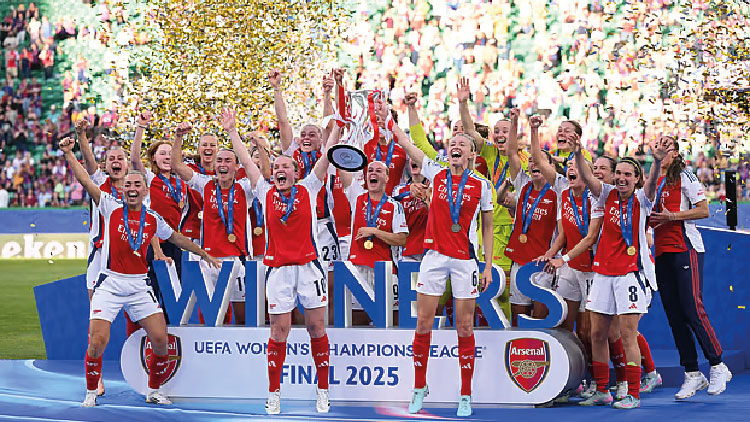 বার্সেলোনার মেয়েদের স্তব্ধ করে ১৮ বছর পর আর্সেনালের শিরোপা জয়
