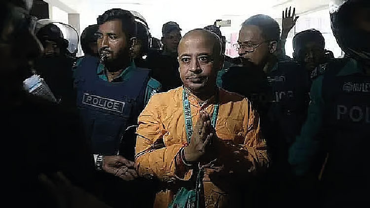 আইনজীবী হত্যা মামলায় চিন্ময় দাসকে গ্রেপ্তার দেখিয়েছেন আদালত