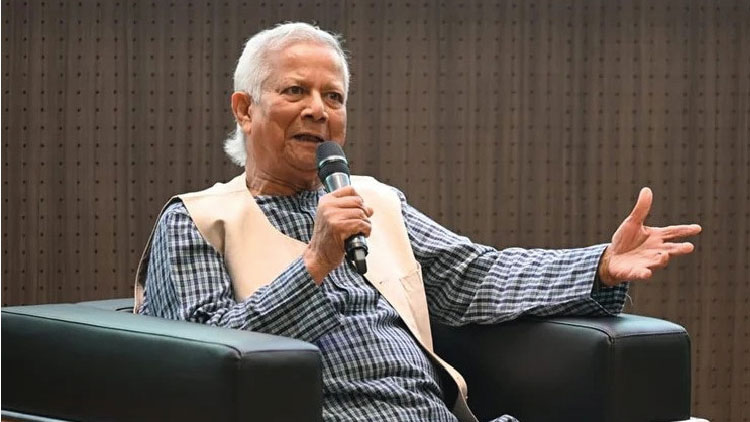 চট্টগ্রাম সফর শেষে ঢাকায় ফিরেছেন প্রধান উপদেষ্টা