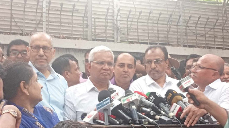 'তারেক রহমান দেশে ফিরে নেতৃত্ব দেবেন, সেই দিন আর দূরে নয়'