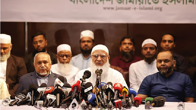 'আমাদের কোনো আচরণে, পারফরম্যান্সে কষ্ট পেয়ে থাকলে ক্ষমা করে দেবেন'