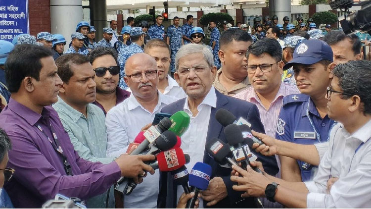 'খালেদা জিয়ার ফিরে আসা গণতন্ত্রের উত্তরণ সহজ করবে'