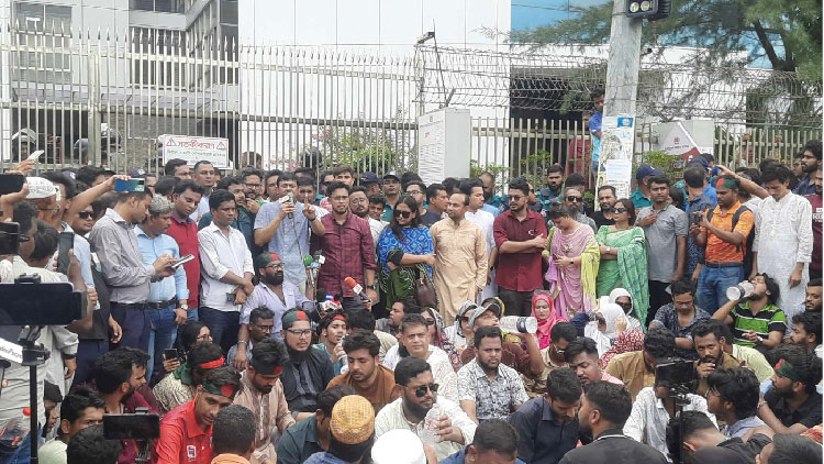 'নির্বাচন কমিশন বিএনপির দলীয় কার্যালয়ে পরিণত হয়েছে'