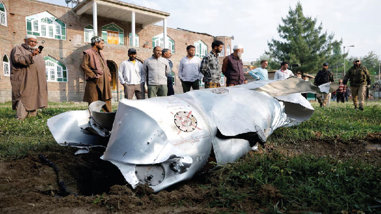 ভারতের ৫ টি যুদ্ধবিমান বিধ্বস্ত, পাকিস্তান বলছে আকশপথে জয়লাভ তাদের