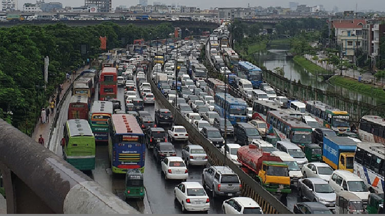 বিমানবন্দর থেকে উত্তরা পর্যন্ত যান চলাচল সম্পূর্ণ বন্ধ