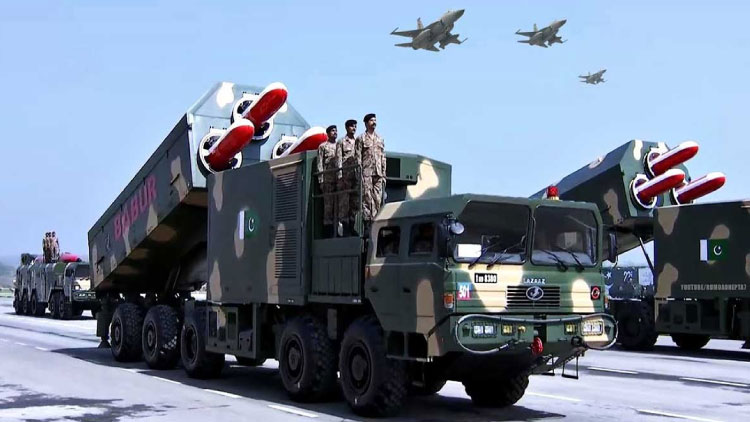 ভারতের আগ্রাসনের জবাবে যুদ্ধসাজে পাকিস্তান, বাড়ছে অস্ত্র মজুত