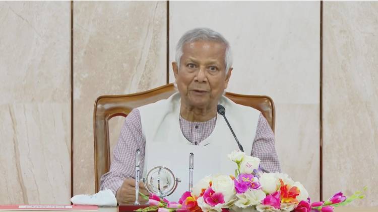 স্বৈরাচার পতনে যেন ১৬ বছর অপেক্ষা করতে না হয় সেই কাজ করছি: প্রধান উপদেষ্টা