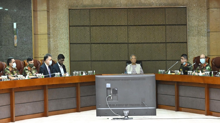 সৎ-নীতিবান সেনা অফিসাররাই পদোন্নতির দাবিদার: ড. ইউনূস