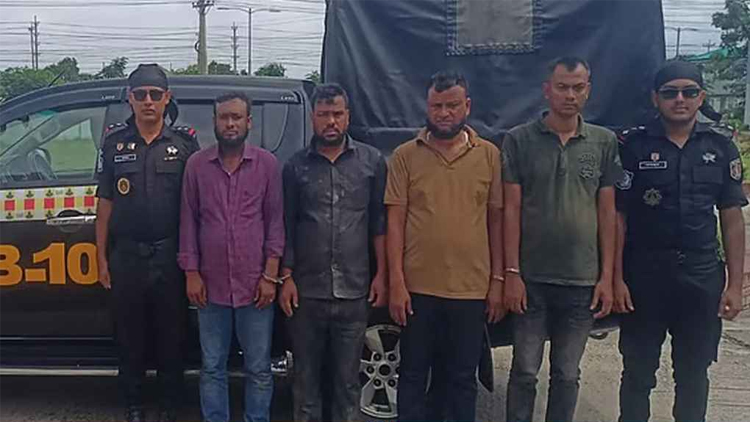 ভুয়া র‍্যাবকে ধাওয়া দিলো আসল র‍্যাব, সন্দেহে দুই পক্ষকেই জনতার পিটুনি