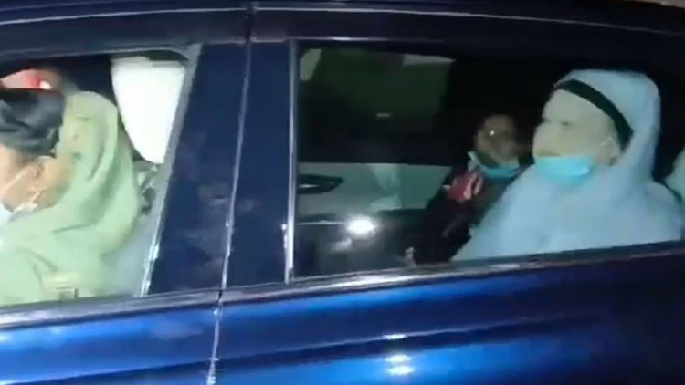 স্বাস্থ্য পরীক্ষা শেষে বাসায় ফিরলেন খালেদা জিয়া