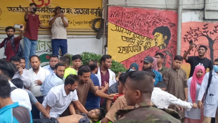 বার্ন ইনস্টিটিউটে দগ্ধের মিছিল, একের পর এক আনা হচ্ছে হাসপাতালে