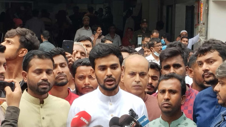 নুরের ওপর হামলার দায় সরকারকে নিতে হবে: আসিফ মাহমুদ