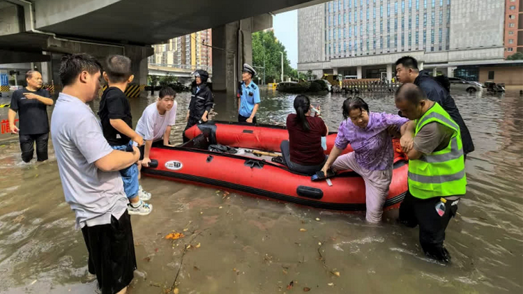 চীনে হড়পা বান ও ভূমিধসে নিহত ১৭, নিখোঁজ ৩৩