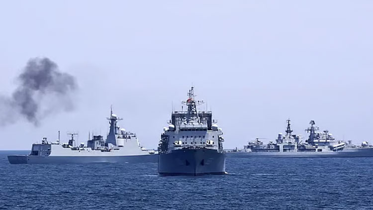 ট্রাম্পকে জবাব দিতে চীন-রাশিয়ার যৌথ মহড়া শুরু