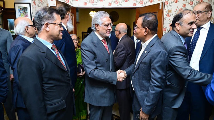 বাংলাদেশের সঙ্গে সহযোগিতামূলক সম্পর্ক গড়ে তুলতে আগ্রহী পাকিস্তান: ইসহাক দার