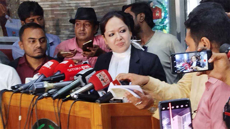 ১৫ বছর যাদের জন্য লড়াই করলাম, তারাই আজ ধাক্কা দেয়: রুমিন ফারহানা