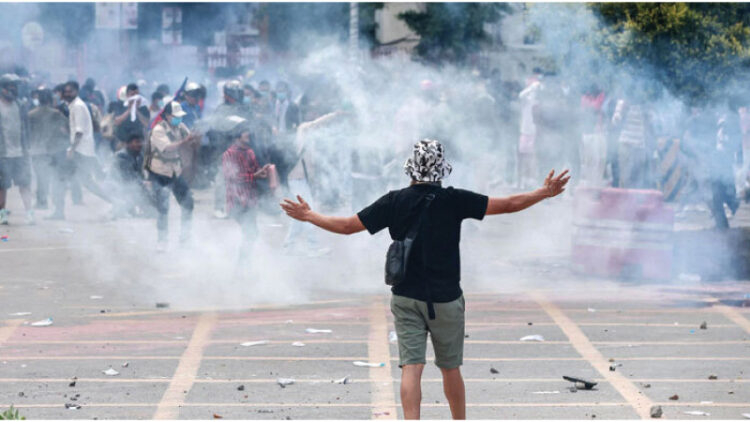 নেপালে বিক্ষোভে নিহত বেড়ে ১৪, কাঠমান্ডুতে কারফিউ জারি