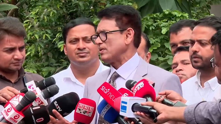 ‘সম্পূর্ণ অনলাইন শিক্ষা চালু হলে শিক্ষার্থীরা সামাজিকভাবে বিচ্ছিন্ন হয়ে পড়তে পারে’